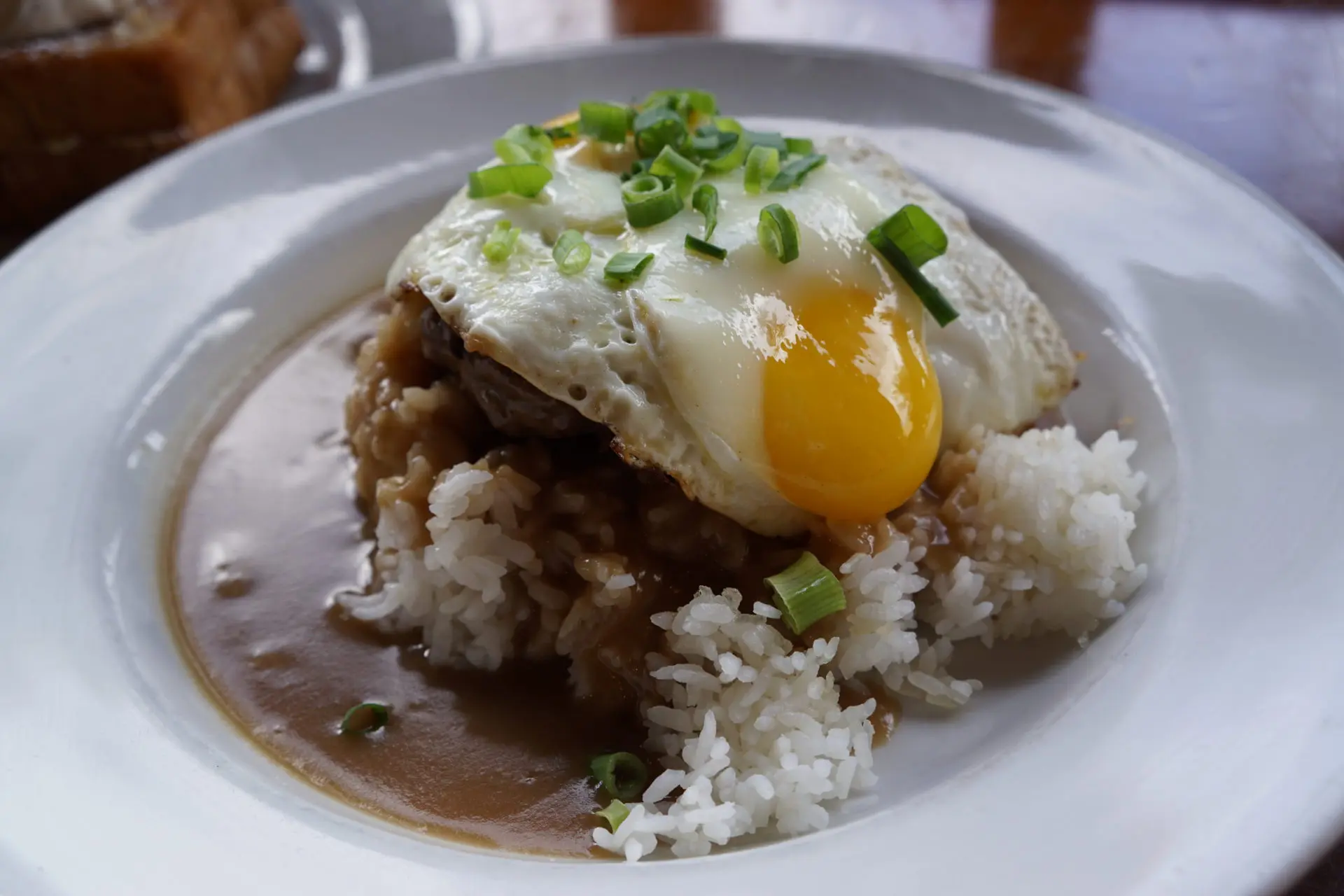 Loco Moco at Lulu's Restaurant Waikiki, The inviting atmosphere at this restaurant offers a relaxed outdoor feel for American cuisine and beverages. 