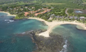 The town of Poʻipū, situated on the southern shore of Kauaʻi island in Hawaii, is home to Poʻipū Beach Park.