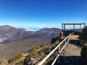 Leleiwi Overlook, located in Haleakala National Park, is among the most popular attractions in Haleakala. Visiting the Hawaiian island of Maui is an essential activity. 